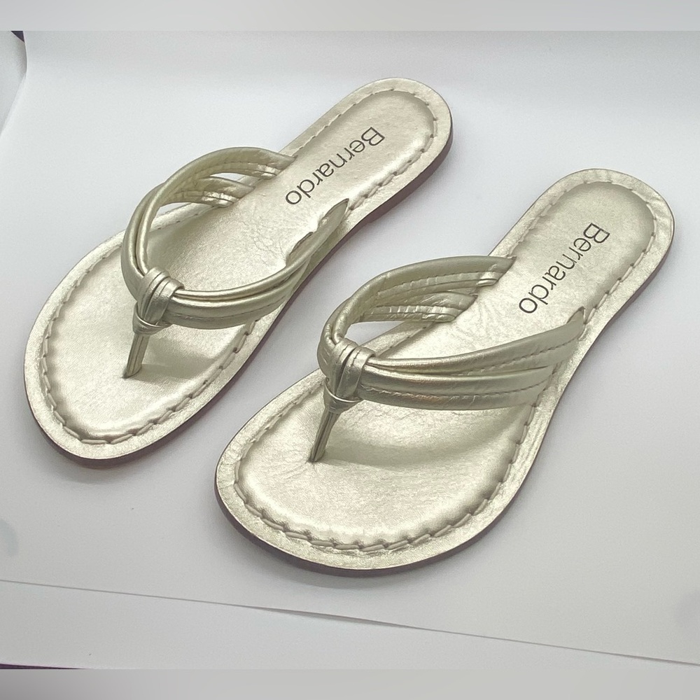 Bernardo Miami Sandal light gold size 8 USED